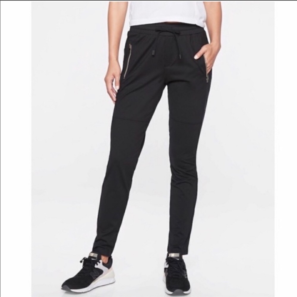 Athleta Hilltop Joggers Size Small NWOT